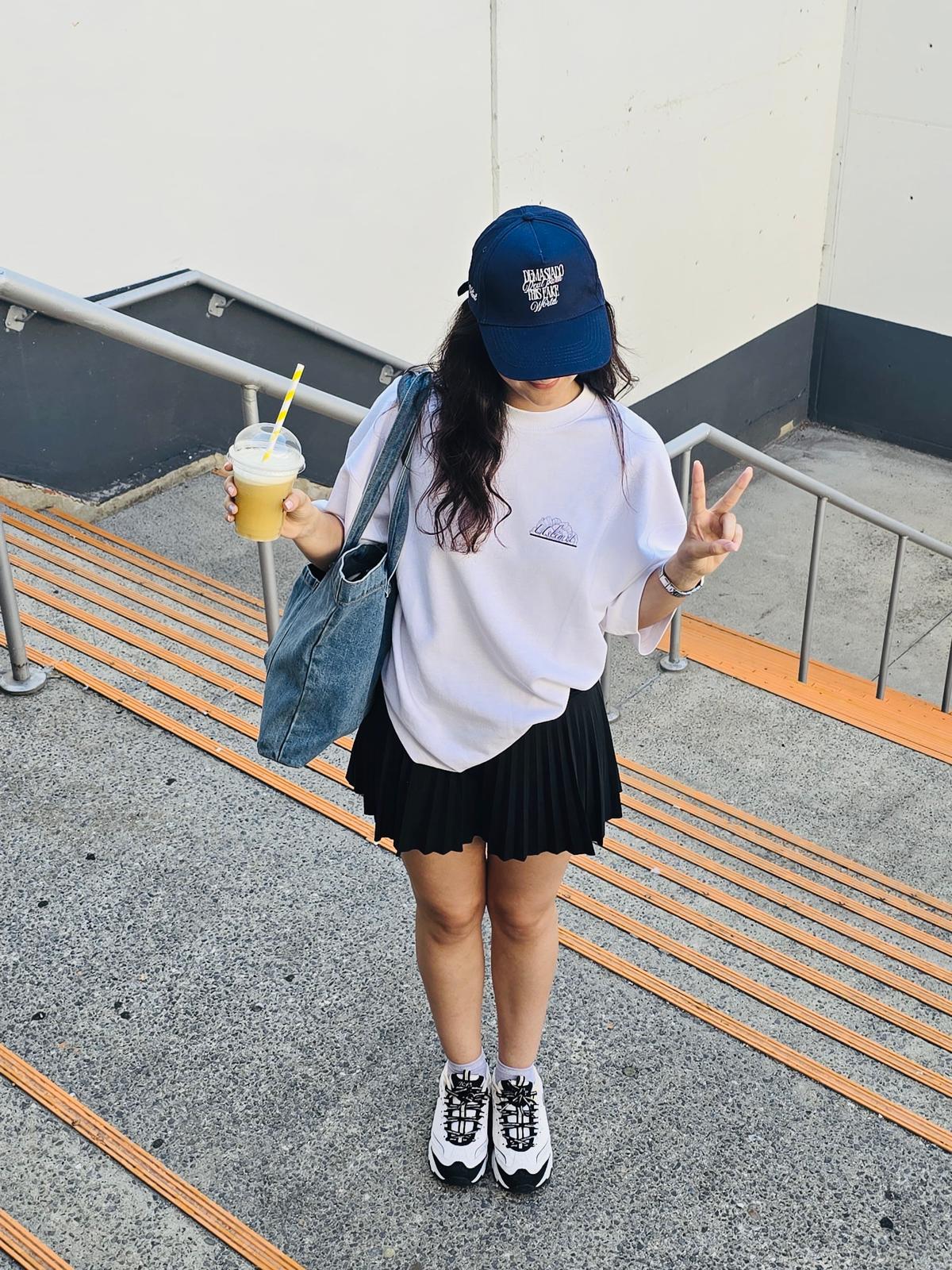 Camiseta Too Real – Blanco