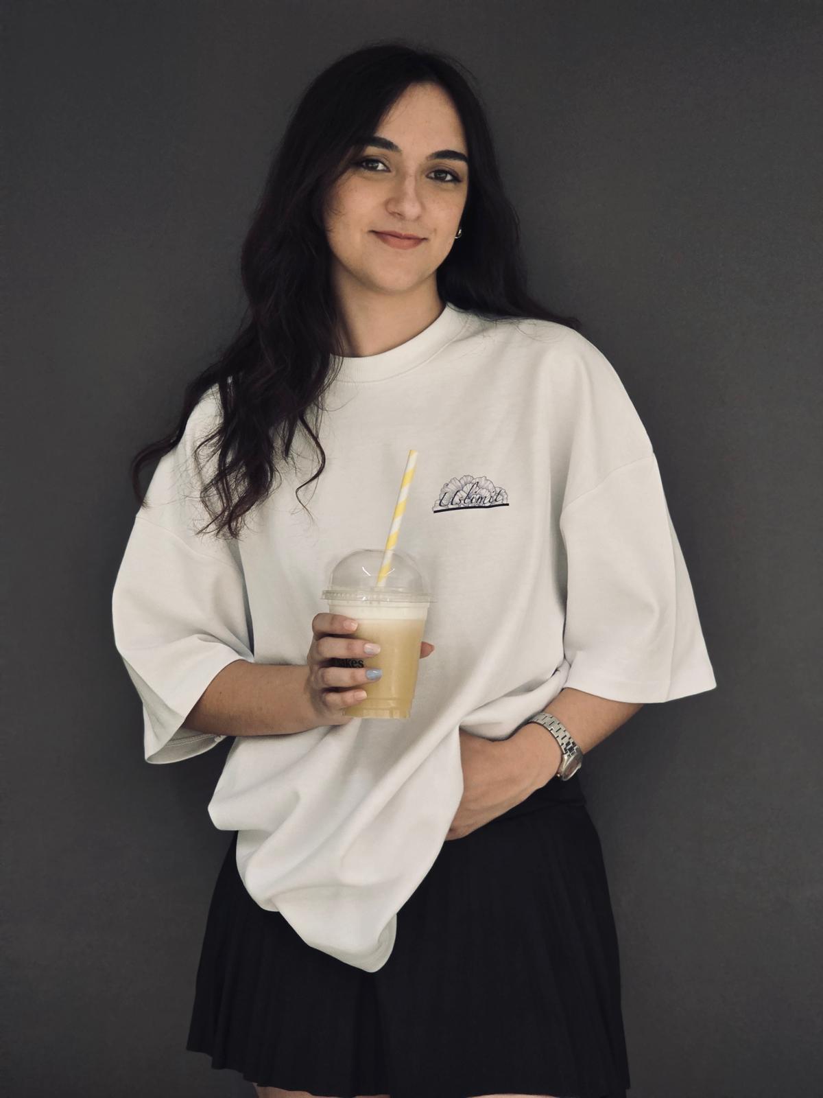 Camiseta Too Real – Blanco